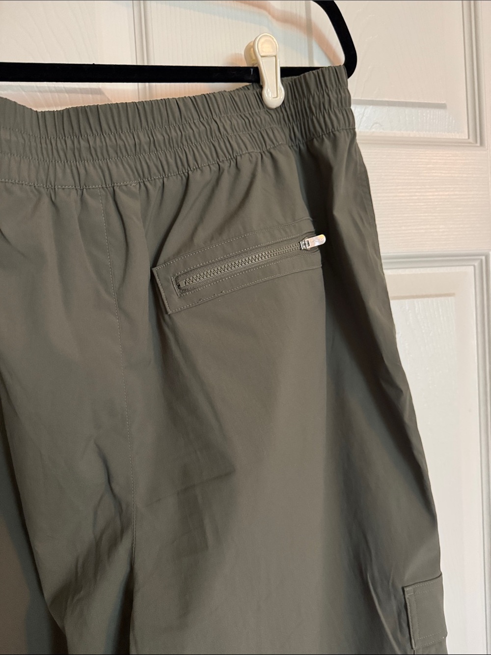 Athleta Olive Green Wide Leg Cargo Pants - Picture 5 of 6